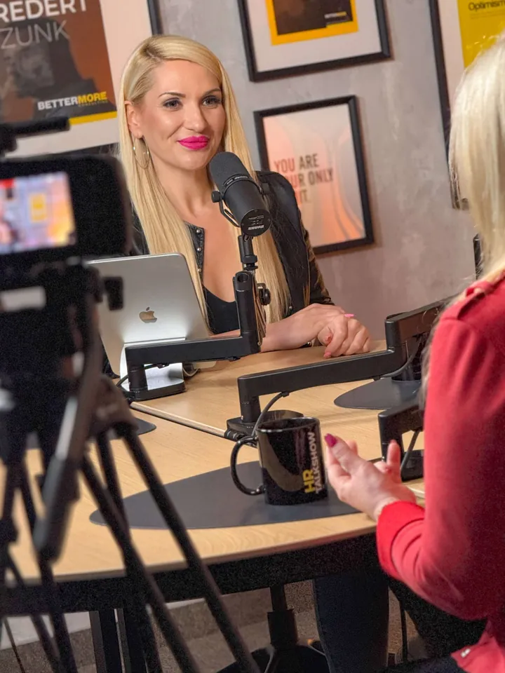 Zelei Bogáta a HR Talkshow stúdiójában